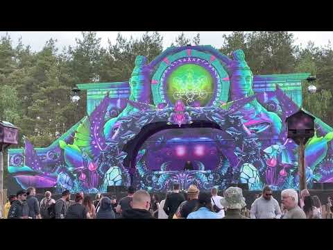 Psychedelic Circus Chris August