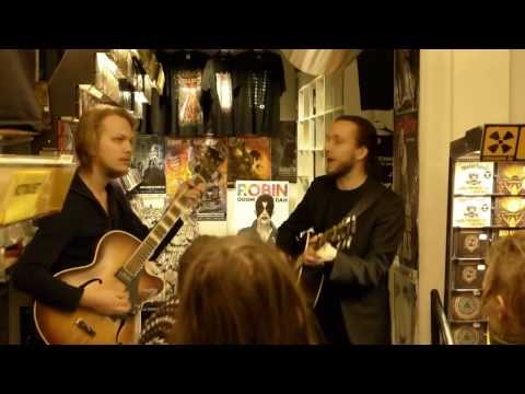 Jarkko Martikainen - Pidän tästä paikasta (live)
