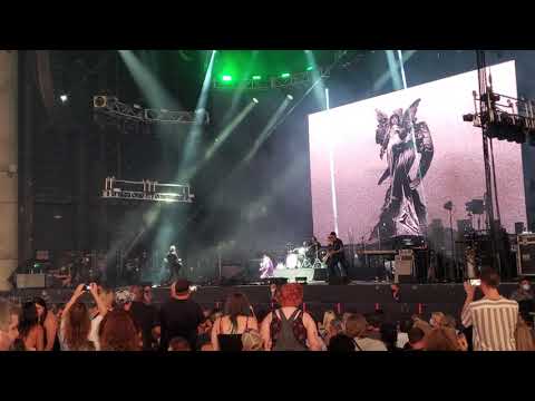 Garbage - Wolves (live)