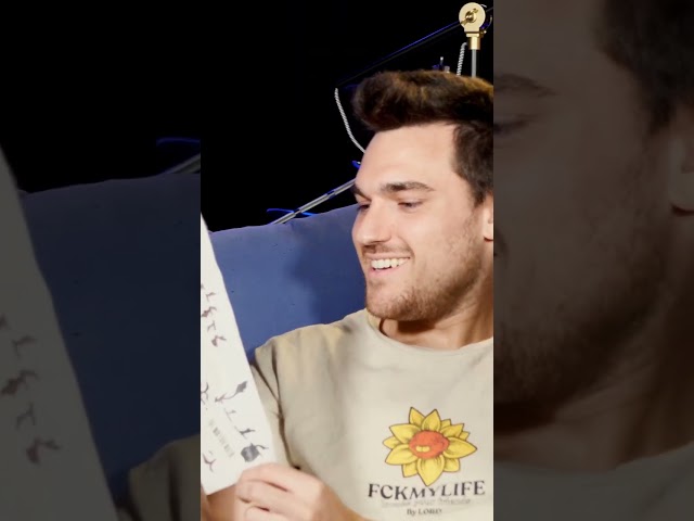 Vídeo relacionado con Pegatinas de Rock para Banda Musical - 104 Unidades de Vinilo Impermeable, Diseños Punk y Heavy Metal, Stickers Decorativos para Guitarra, Portátil, Monopatín, Botella de Agua y Furgoneta Camper