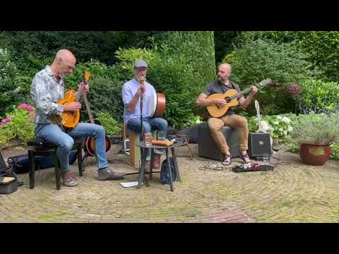 Job Alone & Friends at Gluren Bij De Buren 2024 Amersfoort