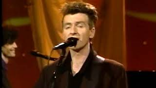 Crowded House - "Fall At Your Feet"  Live 1991