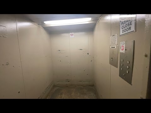 Montgomery Dry-Powered Hydraulic Freight Elevator @ Westmoreland Mall - Greensburg, PA