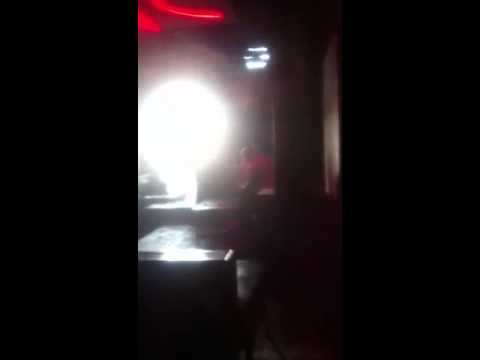 Maria/Magdalena ADS "closing" Club am Ufer