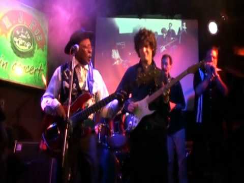 Bob Stroger - Live in Mr.Jones Pub, Buenos Aires, Argentina (2011)