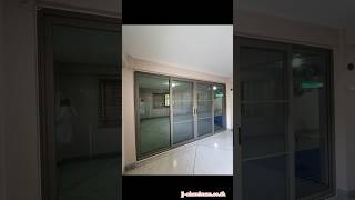 บานเลื่อนแบ่งสี่เปิดกลางพร้อมมุ้ง