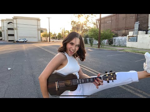 Marco Mares, Nicole Zignago - La Ola (ukulele cover)