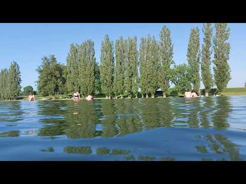 Kupanje u Karlovcu na rijeci Korani, Foginovo kupalište 22.6.2021. Korana River, Karlovac, Croatia.