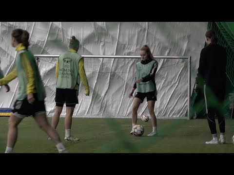 Sledovanost ženského fotbalu v Česku roste | TV reportáž