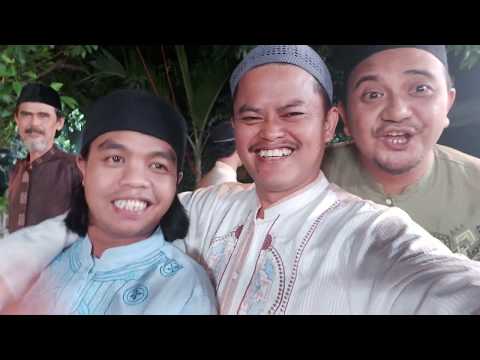 dunia-terbalik-di-balik-layar-kang-idoy-ow-ow-ow