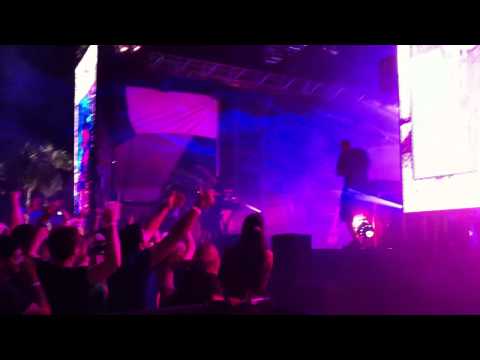 Ghostland Observatory, performing Drop It Like It's Hot