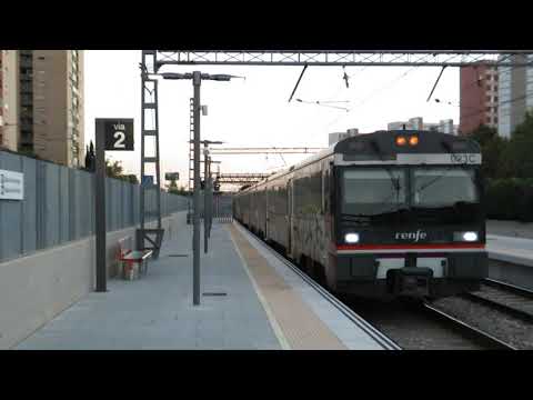 Renfe Media Distancia - 470.023C pasando de largo por Bellvitge