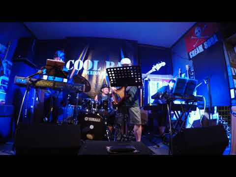 ECOLINZ SELF PORTRAIT