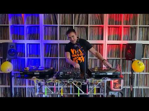 Nik Fish presents ‘HAPPY&HARD’