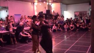 SABRINA GARCIA y CRISTHIAN SOSA bailando el Tango REMOLINO  en Floreal Milonga