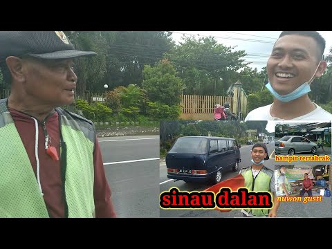 pak-ogah-mengakali-hidup-terbatas-dengan-mengatur-lalu-lintashiburanviralambyarklatenchanel