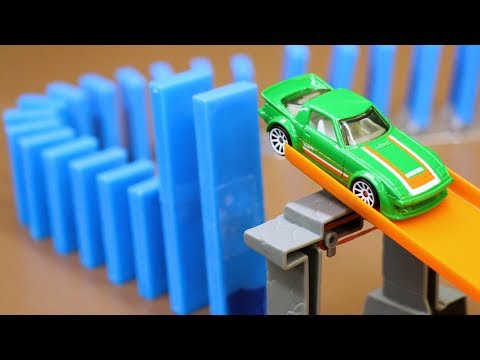 Dominoes vs. Hot Wheels! (w/ RaceGrooves)