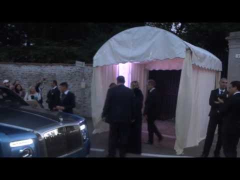 Belen Rodriguez Matrimonio : Barale Arriva con Rolls Royce a Ricevimento