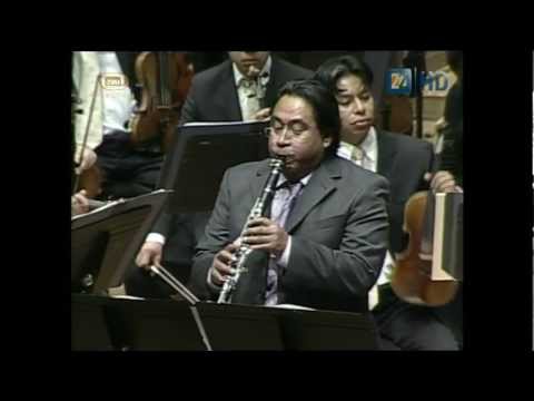 Jon Corigliano Clarinet Concert - Manuel Hernández, clarinet