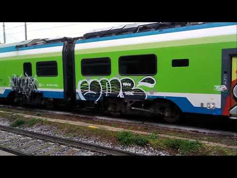 Stazione di Brescia: Hitachi ETR 521 S1 009 "graffitato"