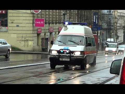starší sanitka zasahuje (ZUL 316) | old Czech ambulance responding [4.2014]