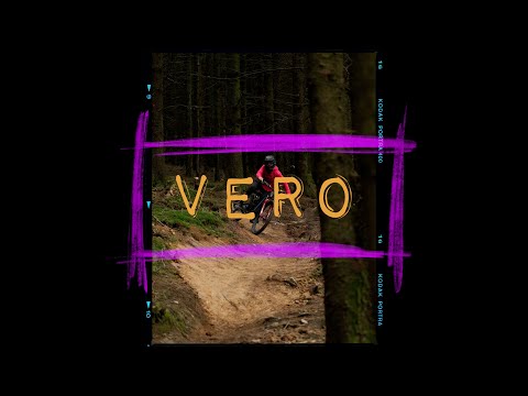 Veronika v bikeparku Wales