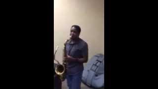 RICKY WOODARD warming up before a rehearsal on the 10mfan hr ROBUSTO 8* tenor saxophone mouthpiece