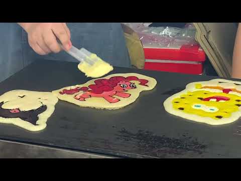 Amazing Freehand Pancake Artist - Thai Street Food