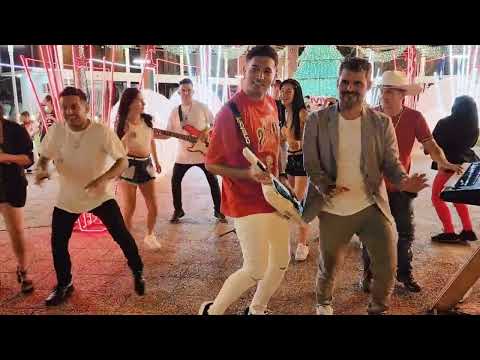 La Navidad La Navidad - Batto Batto Ft Yoryi el Rayo Diaz