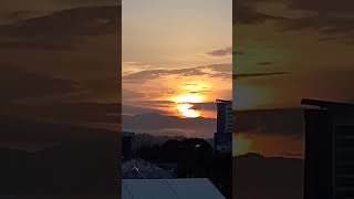 Download lagu Matahari sama cahaya kuning merah menyinar di celah Awan jam 7 10 Pagi Tarikh 27 Hb Oktober 2026 mp3 Download lagu Matahari sama cahaya kuning merah menyinar di celah Awan jam 7 10 Pagi Tarikh 27 Hb Oktober 2026 mp3
