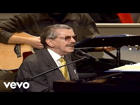 Bill & Gloria Gaither - The Old Rugged Cross [Live] ft. Hovie Lister