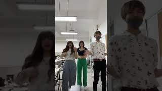 恋ちゃん乳デカすぎて揺れてる。ちゃんとしたダンスゎ踊れる恋ちゃん。結局なんの音源で撮ってもできやんのがりくくん。