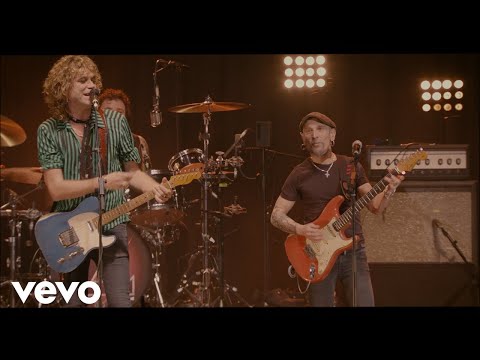 Resaca / Voy A Bailar Encima De Ti (Medley / En Directo En El Circo Price De Madrid / 2...