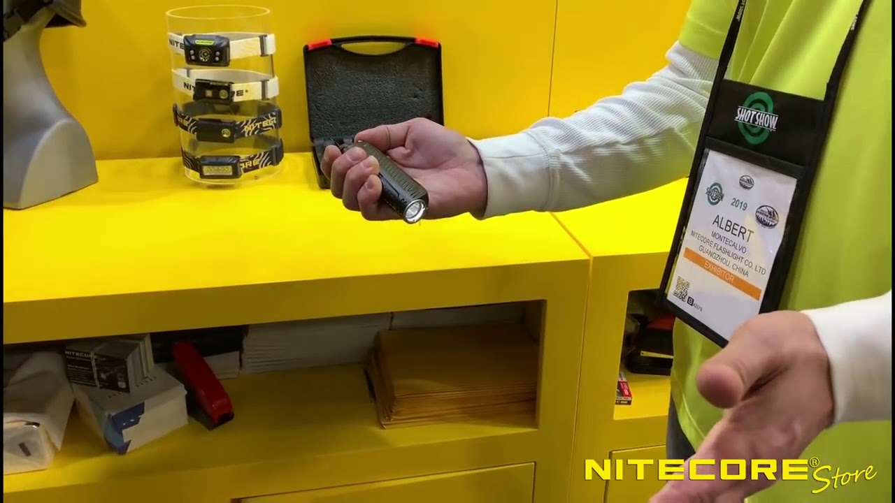 Nitecore P18