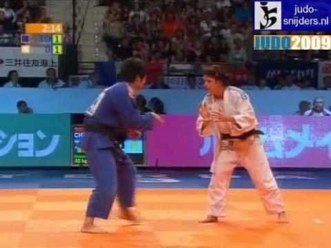 Judo 2009 Rotterdam: Hongmei He (CHN) - Carmen Bogdan (ROU) [-52kg].