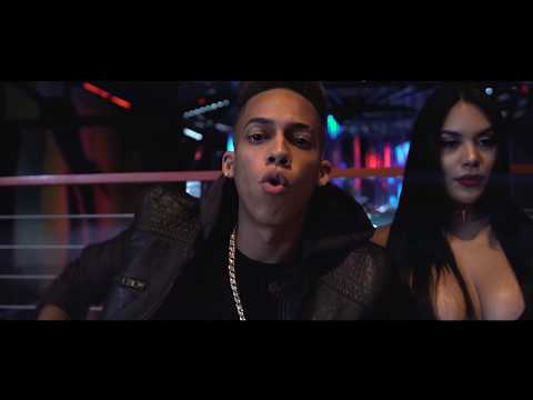 R15 ft El Mayor Clasico  x La Patrona  - Mueveme ese Booty