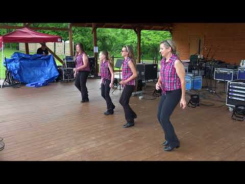 Chantilly Farm Stage - Back Porch Cloggers