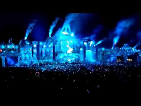 Tomorrowland 2013 David Guetta vs Nicky Romero vs Afrojack and Daddy's Groove