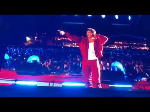 Abraham Mateo, Austin Mahone - Hablame Bajito (En Vivo)