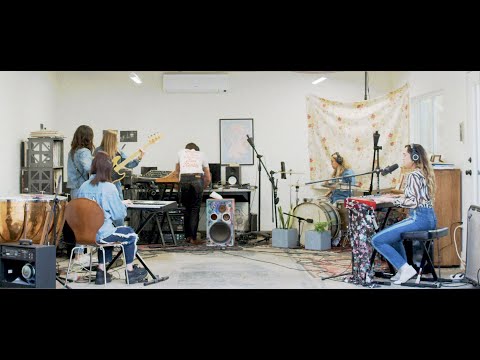 Tess Henley - Same Girl (Live From Ari's Garage)