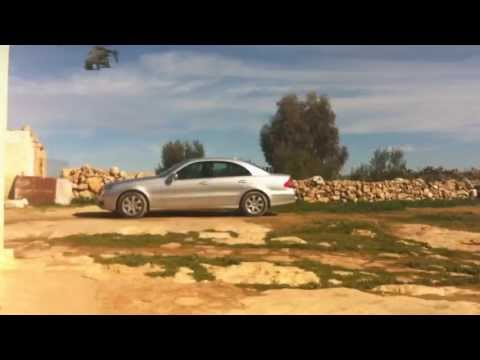 Crash spectaculaire d'hélicoptère sur une Mercedes - Maroc - HD