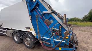 Volvo FM 330 garbage truck | Image 4 - Autoline