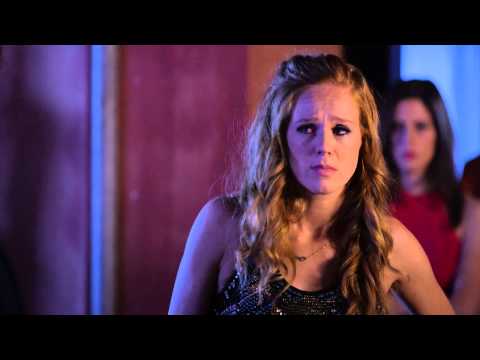 Manu golpea a Juanjo - Vive Cantando