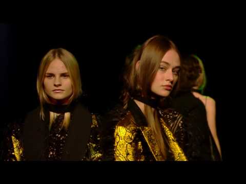 Juan Vidal, desfile MBFWM - Modalia.es