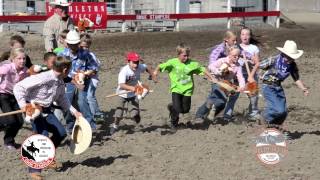 preview picture of video 'Omak Stampede- Kids night stick horse race'