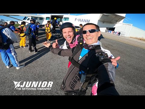 Mike learning how to Skydive in Portugal and getting his skydiving licence in 7 days.