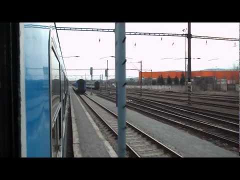 Příjezd vlakem Sp 1698 ve voze B256 - Chomutov, 8. 4. 2013