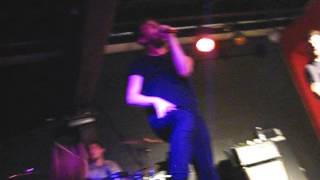 Kids In Glass Houses - Set Me Free (Live)