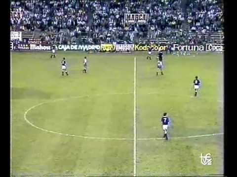 Atletico Madrid vs Politehnica Timişoara  1-0 . 3 octombrie 1990 .
