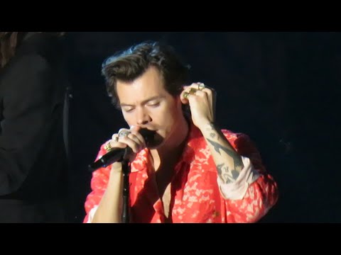Harry Styles : Two Ghosts / Falling : Love On Tour Chicago Night Two